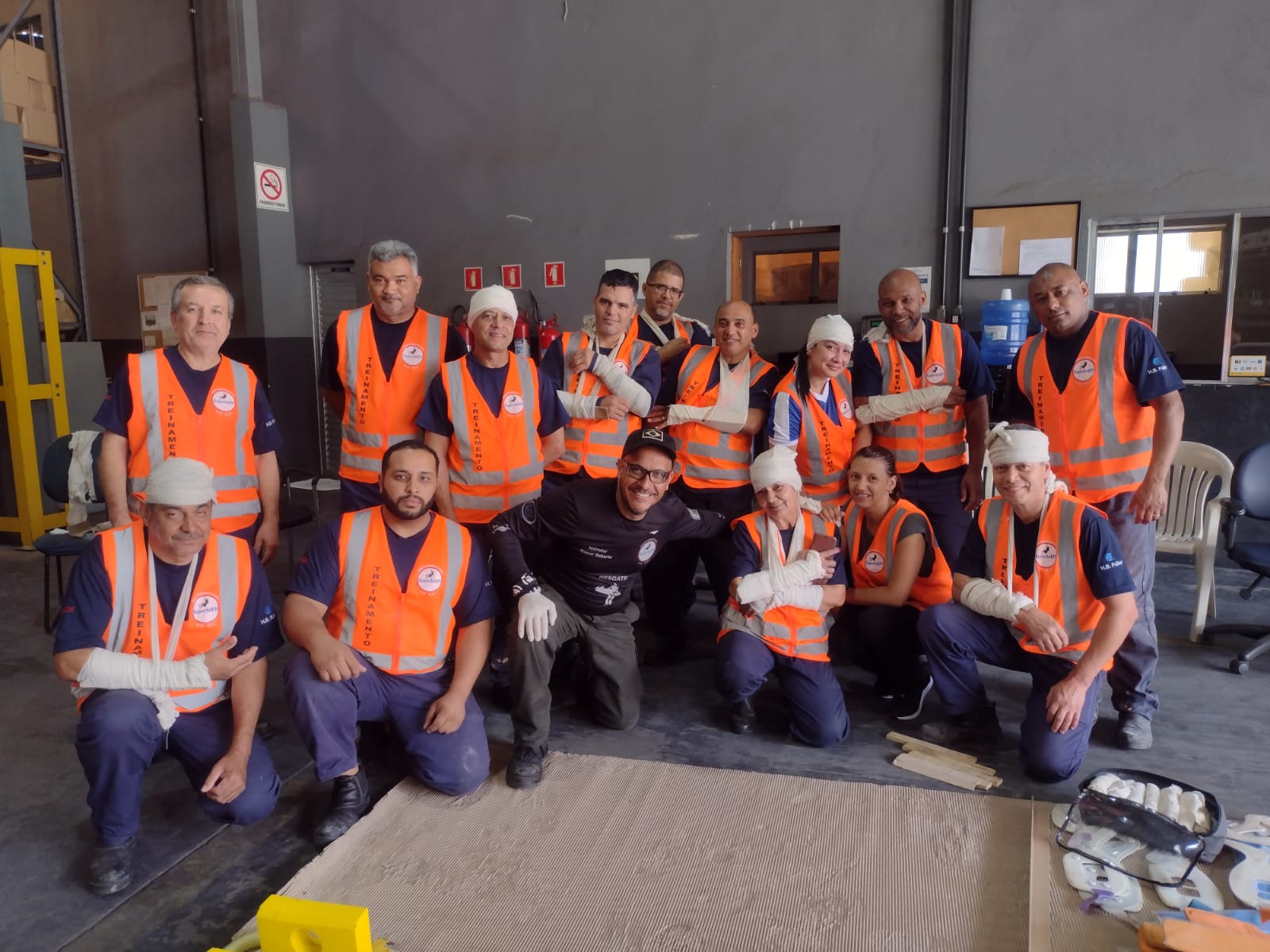 BRIGADA DE INCÊNDIO, PRIMEIROS SOCORROS E SEGURANÇA NO MANUSEIO DE LÍQUIDOS INFLAMÁVEIS